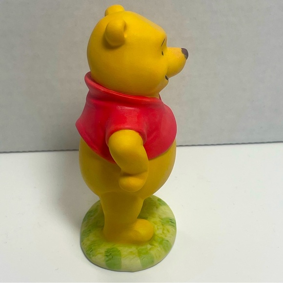 BNWT Vintage Winnie the Pooh bisque figurine Classic Winnie the Pooh collection - Picture 2 of 8
